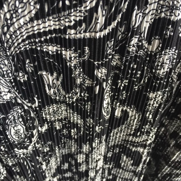 Express Cold Shoulder Blouse - NWT!! - Picture 5 of 5